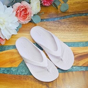 Crocs Kadee II Flip Sandals Barely Pink | Size 6
